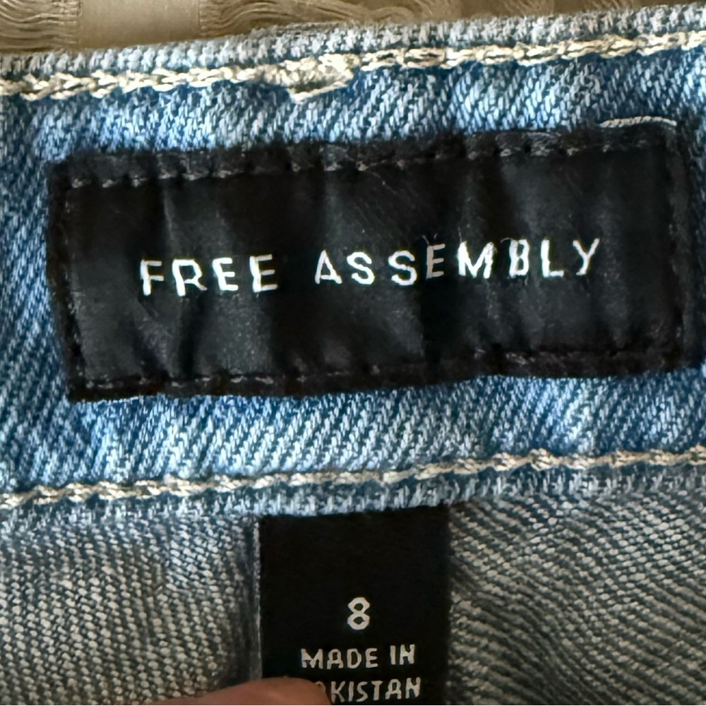 Free Assembly Denim Straight Leg Jeans - Picture 3 of 3